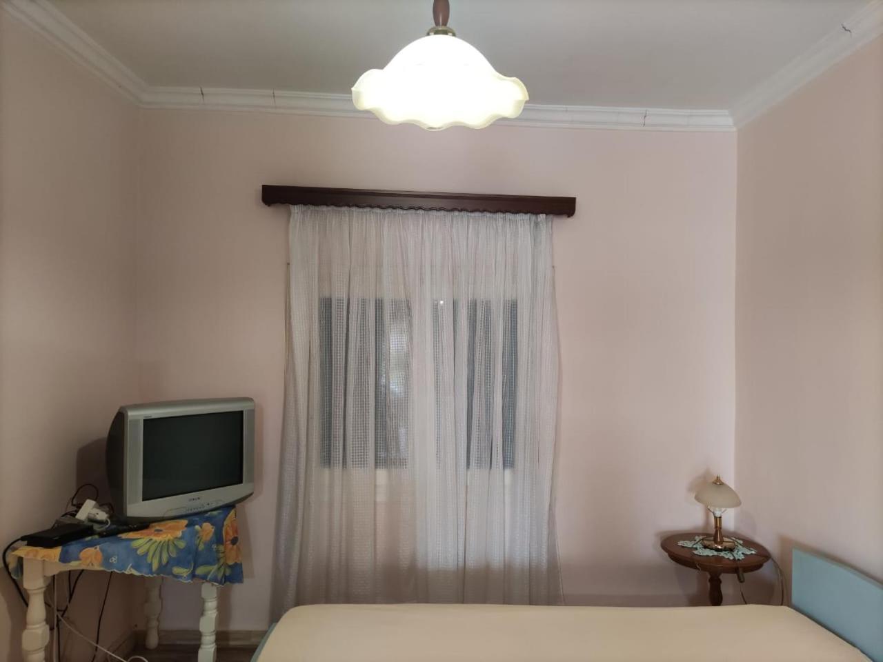 Sissy Apartment Vrahati Buitenkant foto