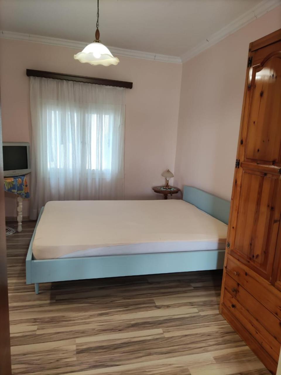 Sissy Apartment Vrahati Buitenkant foto